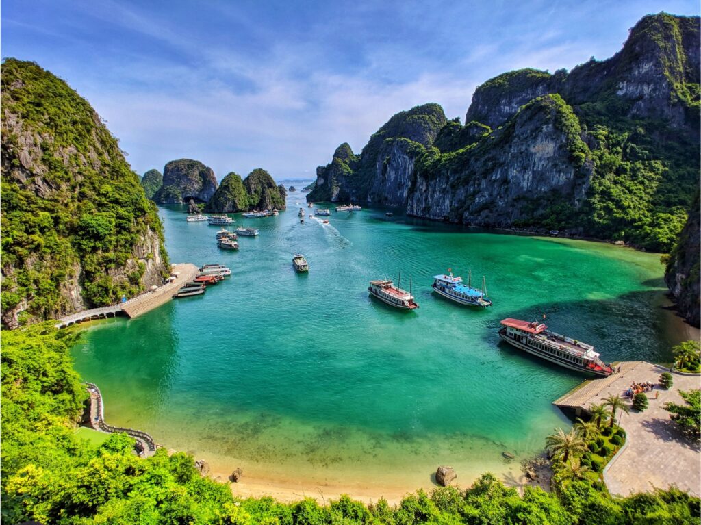 https://4wdtoursvietnam.com/wp-content/uploads/2017/07/halong-bay-vietnamontrails-1024x767.jpg